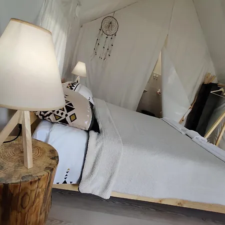 Luxury tent Piniale Glamping Trib Bughea de Jos